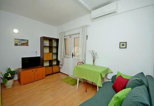 Apartments Jadro - 250m From Beach