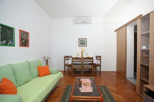 Apartmani Mira
