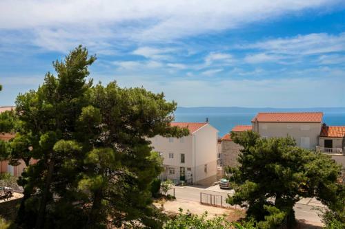 Apartment With Big And Free Private Parking