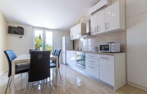 Apartments Dalis - Swimming Pool