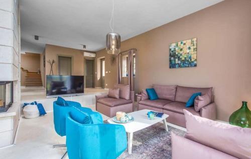 Nova Vas Villa Sleeps 8 Pool Air Con Wifi
