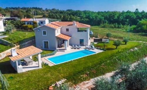 Nova Vas Villa Sleeps 8 Pool Air Con Wifi