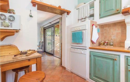 Two-bedroom Holiday Home In Novigrad