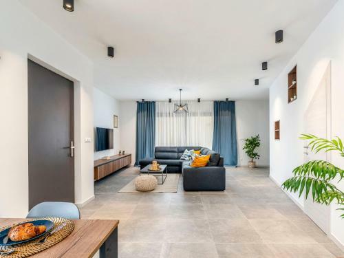 Holiday Home Villa Isabela - Prc423