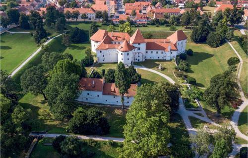 Four-bedroom Holiday Home In Novi Marof