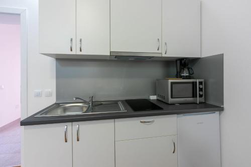 Apartments Leoalemar