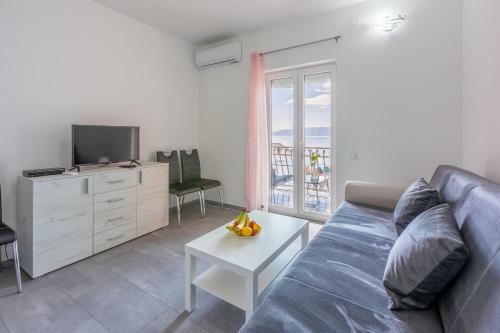 Apartments Leoalemar