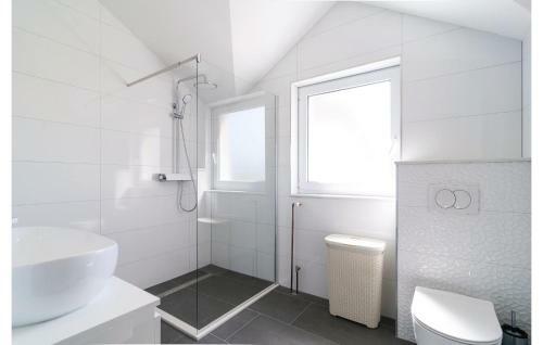 Five-bedroom Holiday Home In Obrovac Sinjski