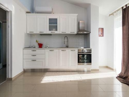 Tranquil Apartment In Podlug With Balcony And Garden