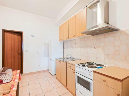Lovely Holiday Home In Posedarje With Balcony