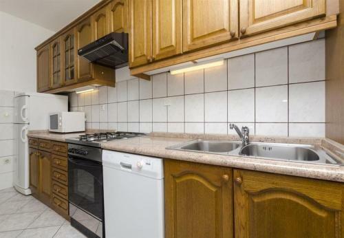 Apartments Neda - 150m From Beach