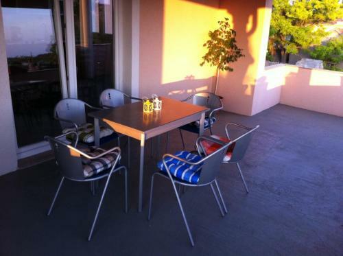 Spacious Apartment Lena Near The Beach