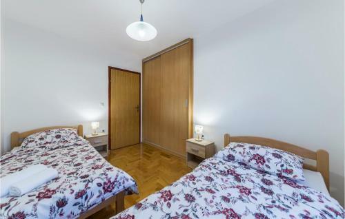 Amazing Apartment In Pula With 3 Bedrooms