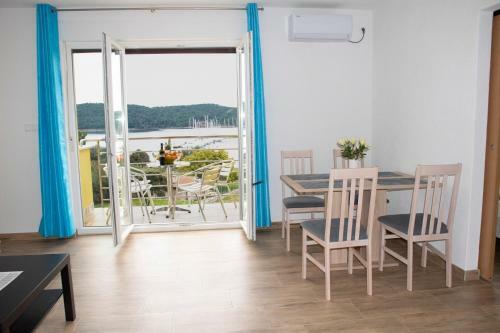 Hostal Apartmani Mirna Luka
