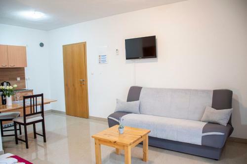 Hostal Apartmani Mirna Luka