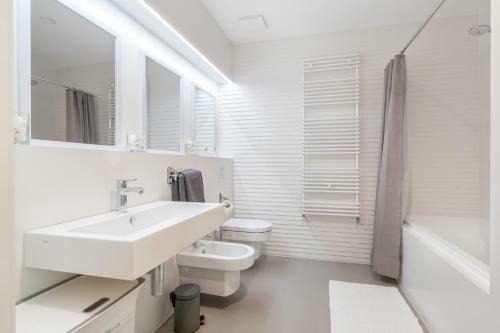 The Majestic Bel Etage Upscale Apartment With Pool