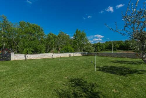 Villa Gardenia With Pool, Garden And Jacuzzi