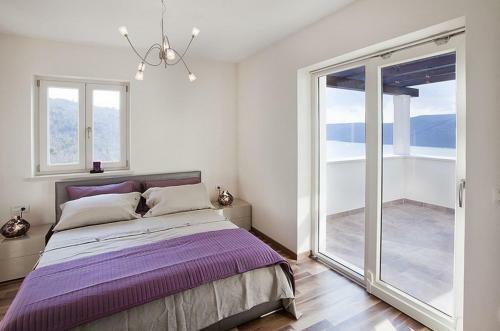 Villa Royal Blue