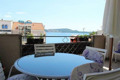Apartments Milka - 100m From Sea