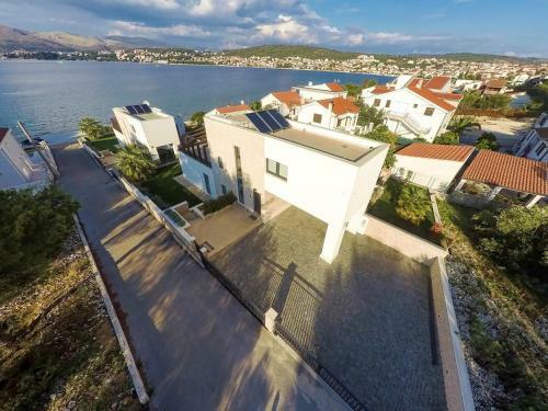Beachfront Villa Sunce On Ciovo Island