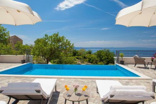Villa Roko A Luxury Villa In Tucepi, Heated Pool