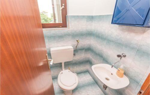 Four-bedroom Apartment In Turanj