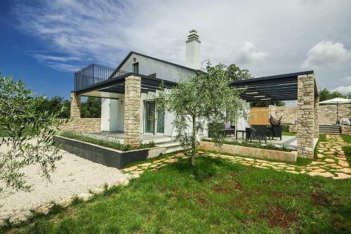 Villa Crystallina