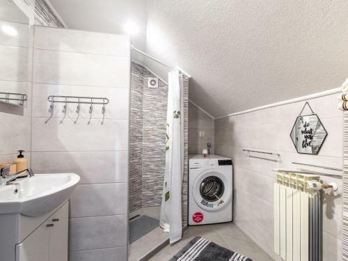 Boutique Apartment In Seli?te Dre?ni?ko With Garden
