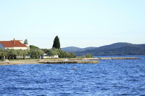 Apartments Ante - 30 M From Sea