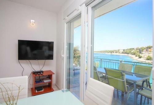 Apartments Bobi - 10 M From The Sea