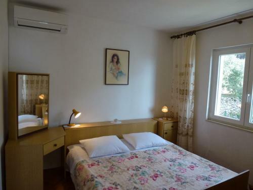 Apartments Nediljka-80m From Sea