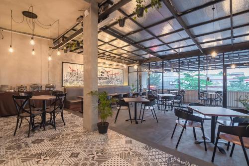 Hostal Reddoorz @ Kiaracondong