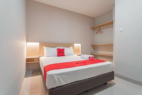 Hotel Reddoorz Plus @ Karapitan Street