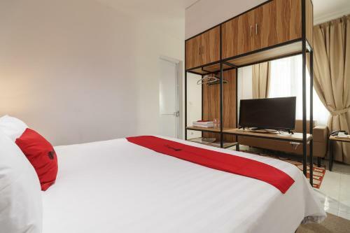 Hostal Reddoorz Plus Near Exit Toll Puncak 2