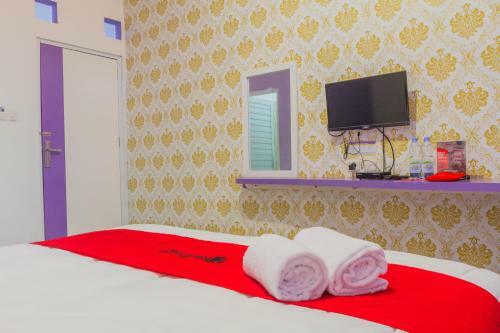 Hostal Reddoorz Plus @ Tuparev Cirebon 2