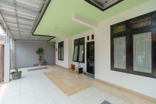Hotel Koolkost @ Limo Depok (Minimum Stay 6 Days)