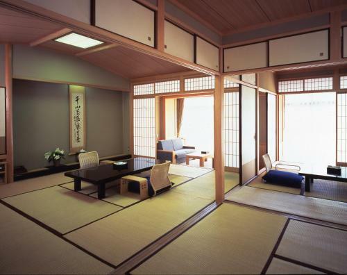 Unzen Miyazaki Ryokan