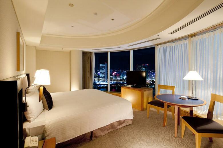 The Yokohama Bay Hotel Tokyu