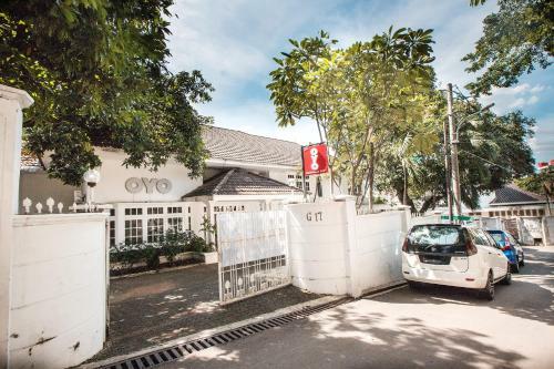 Hotel Oyo 332 Residence G17 Kemang