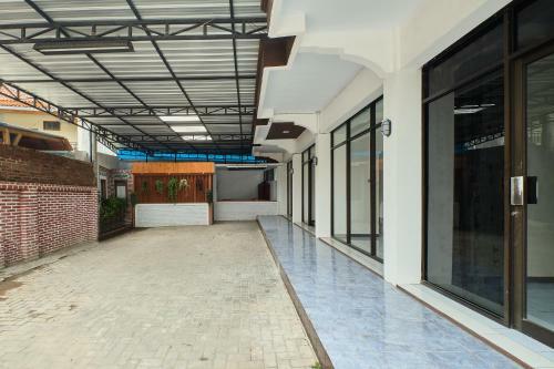 Hotel Oyo 2519 Mayang Garini