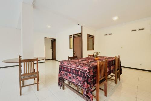 Hotel Oyo 2519 Mayang Garini