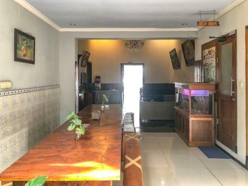 Hotel Reddoorz Syariah @ Jalan Buring Malang