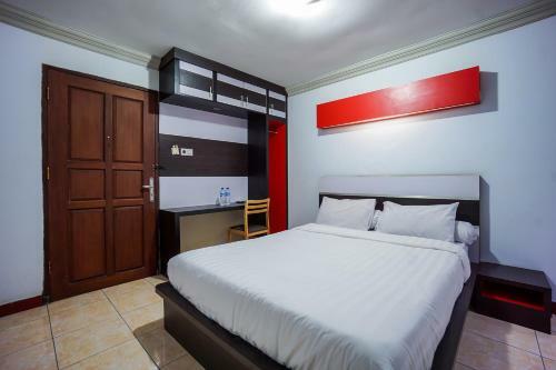 Capital O 3433 Hotel Plaza