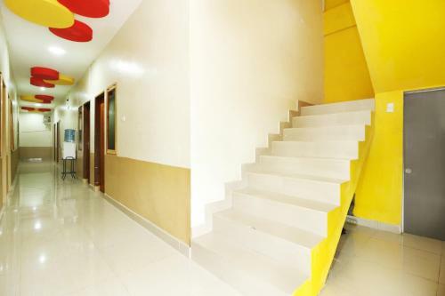 Hostal Reddoorz @ Jalan Stm Medan