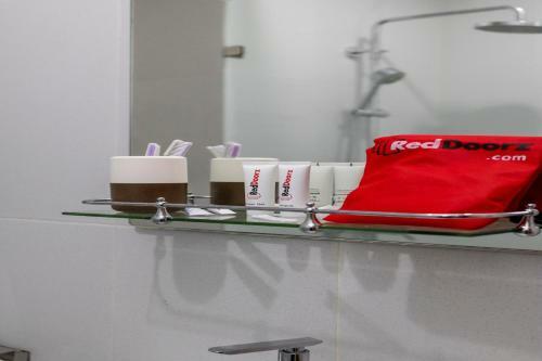 Hostal Gurusinga Guesthouse