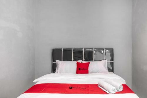 Hostal Reddoorz Near Manhattan Square Medan