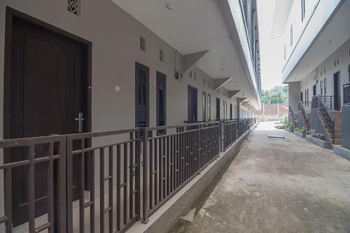 Hostal Aziz Guest House Syariah