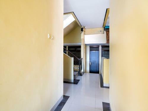 Hotel Oyo 3842 Eiffel Ketintang Unesa Syariah