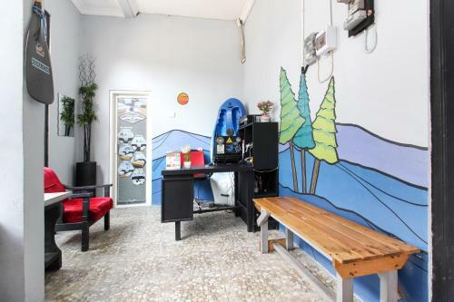 Hostal Reddoorz Near Graha Saba Ugm