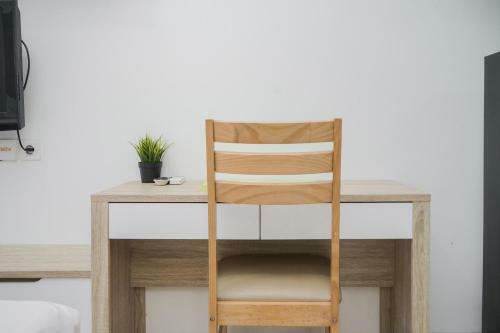 Comfortable Studio Apartment At Springwood Residence By Travelio